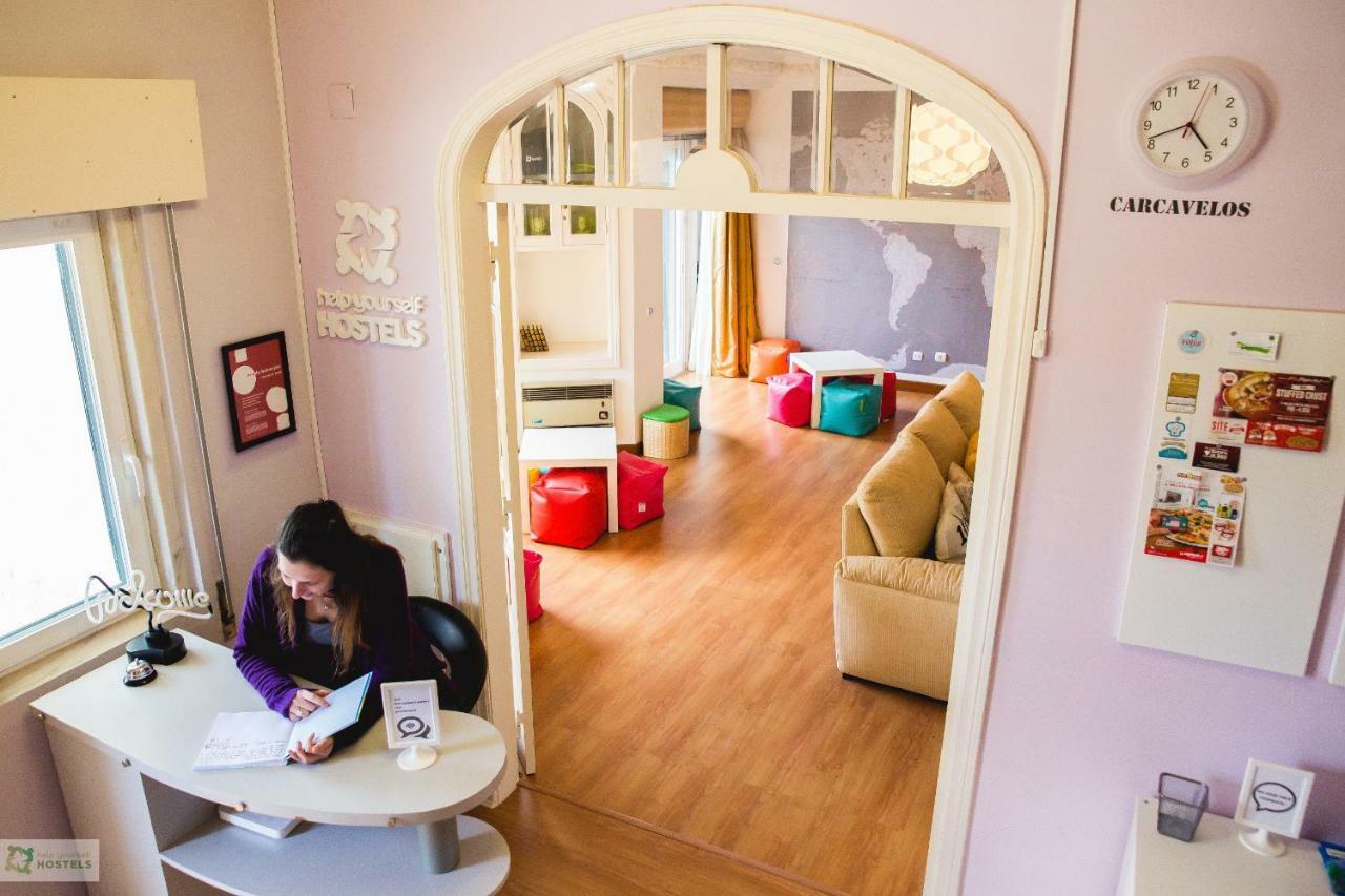 Help Yourself Hostels - Carcavelos Coast Extérieur photo