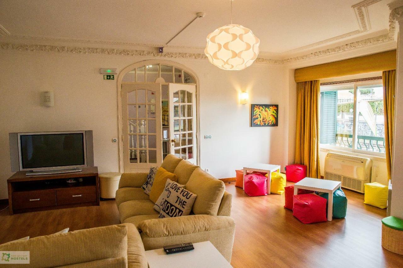 Help Yourself Hostels - Carcavelos Coast Extérieur photo