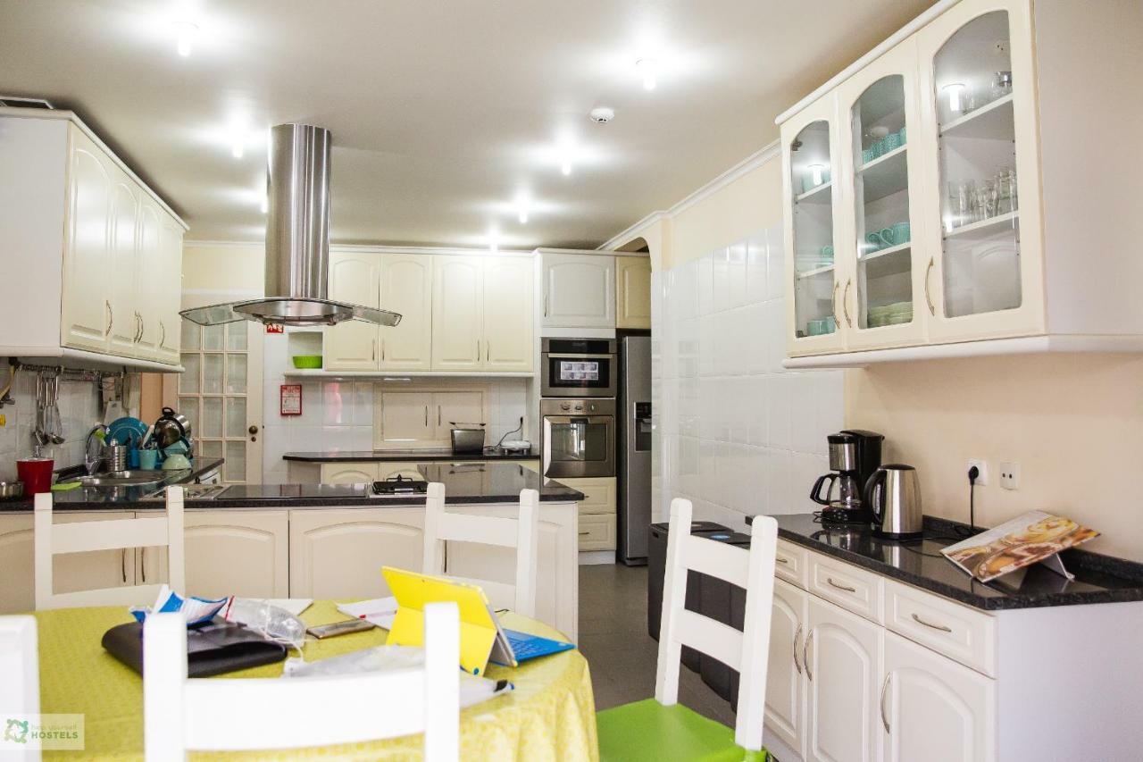 Help Yourself Hostels - Carcavelos Coast Extérieur photo